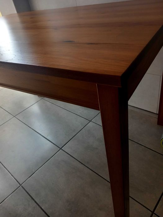 Mesa de madeira.