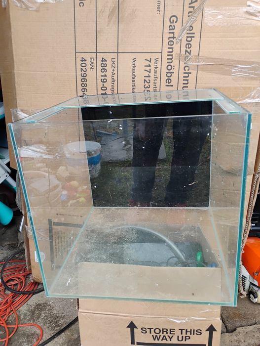 Akwarium kostka opti + karton akcesorii
