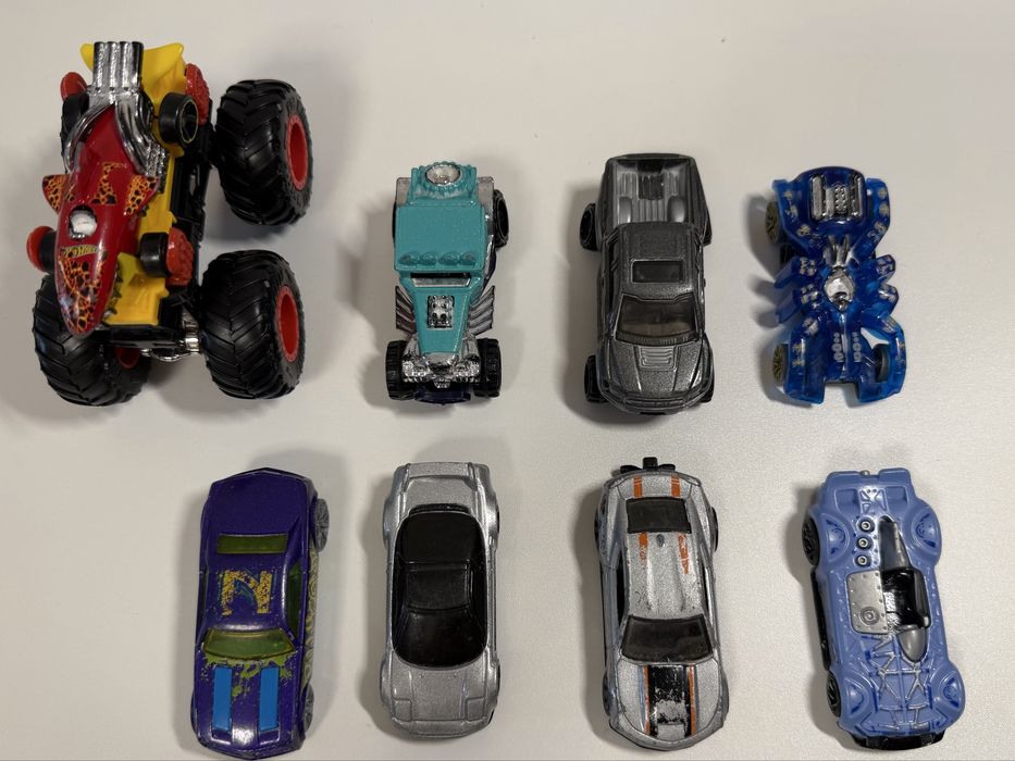 Машинки Hot Wheels