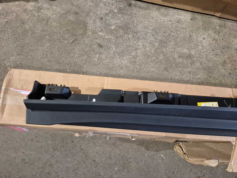 Listwa progowa prawa LandRover Range Rover Evoque BJ3M-10154-RH nowa