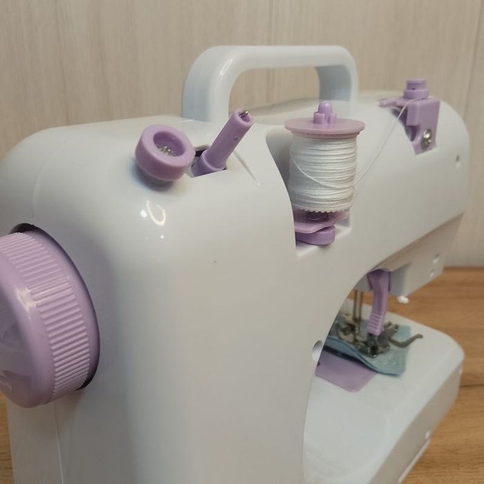 Швейная машинка Happy Home Digital Sewing Machine FHSM-505A Pro 12 в 1