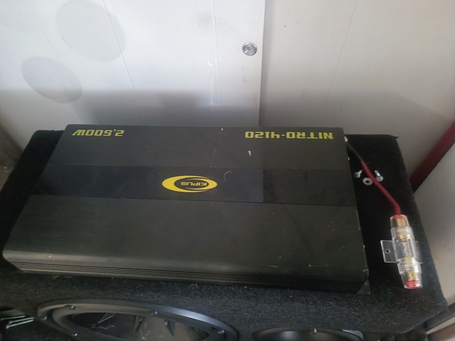 Amplificador, subwoofer e cabos