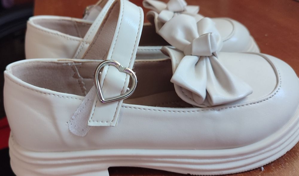 Продам туфлі для дівчинки