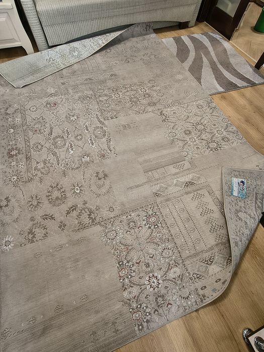 Килим  має 3*2 м