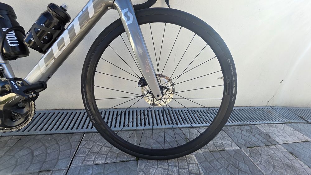 Bicicleta ciclismo carbono Scot addict ride