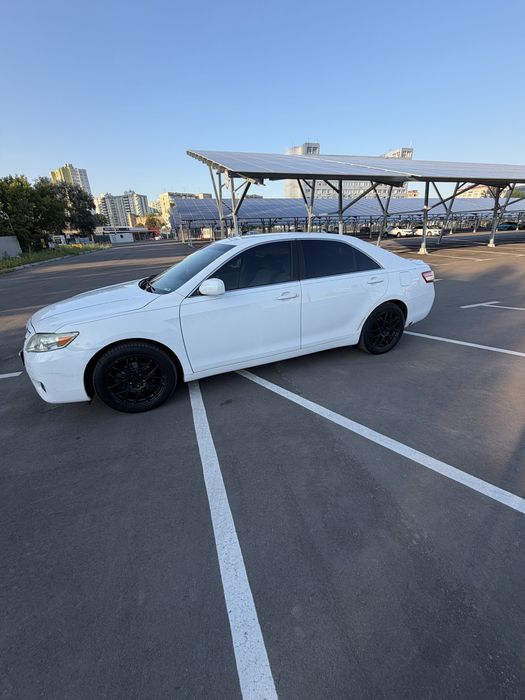 Toyota Camry 2,5 не бітая 100% рідний пробіг