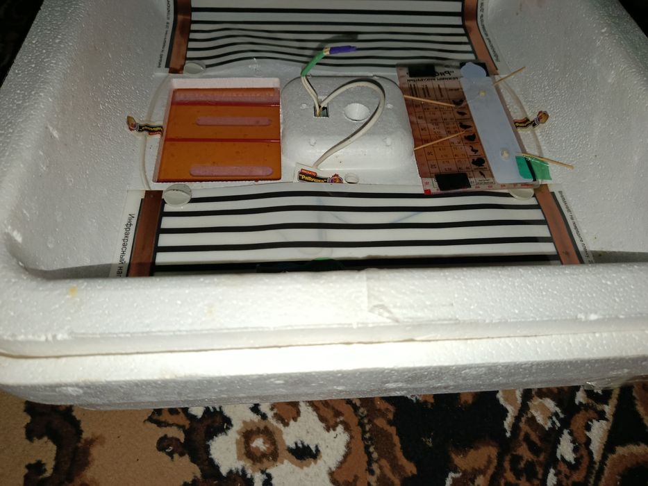 Інкубатор Рябушка робочий полностью  новий