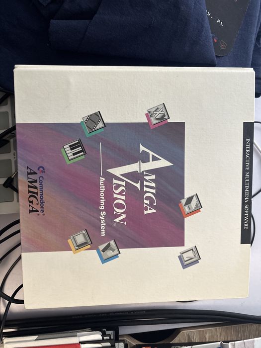 Zamienie na konsole XBox - Amiga500 dwie stacje FDD sampler Midi mysz