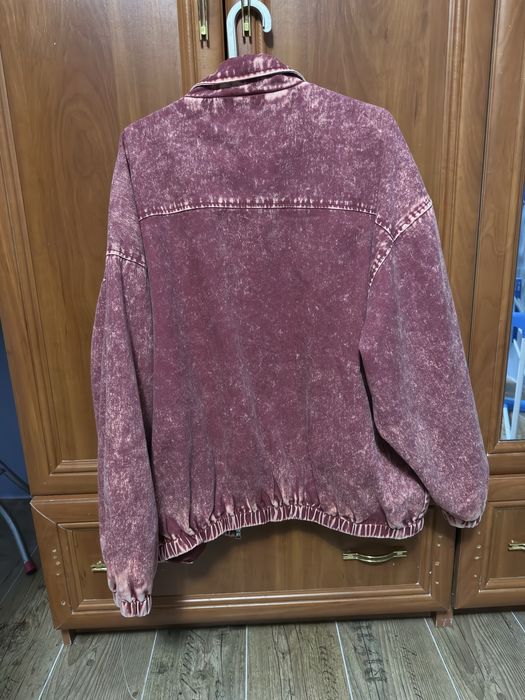 Продам джинсовую ветровку  в очень хорошем состоянии