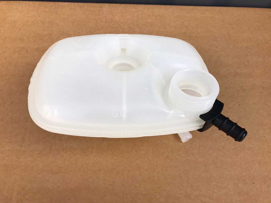 Бачок розширювальний Volkswagen Golf II Jetta (83-92)