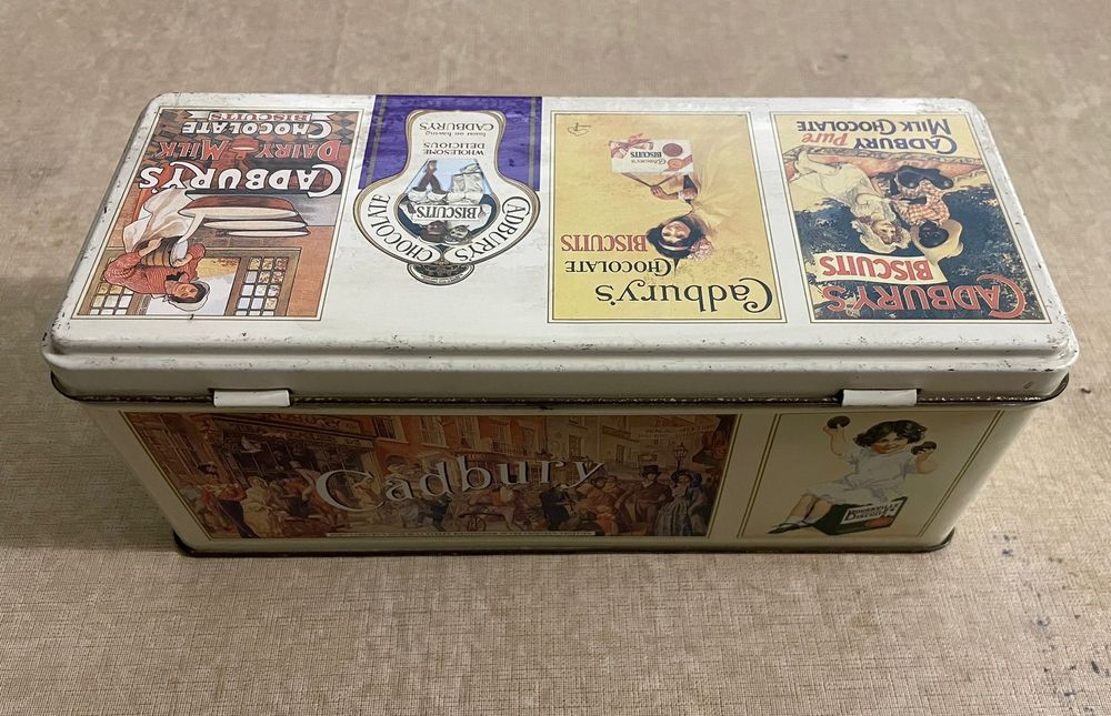 Lata Cadbury vintage