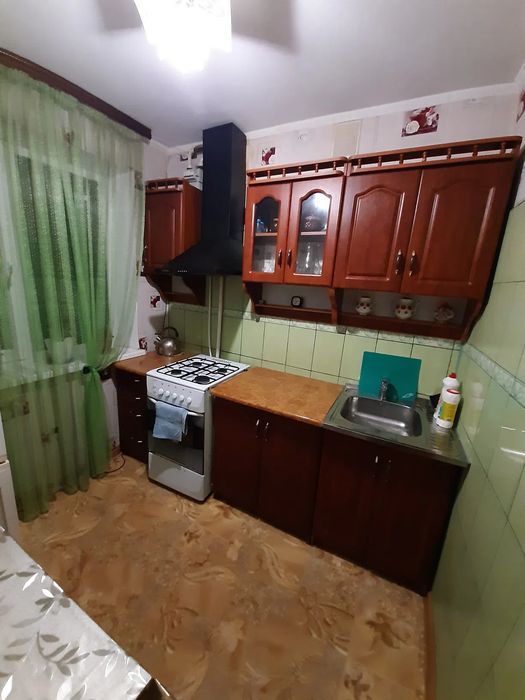 Продається двокімнатнак вартира на Новомиколаївці.