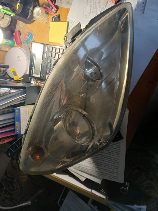 Фара права передня Opel Zafira B