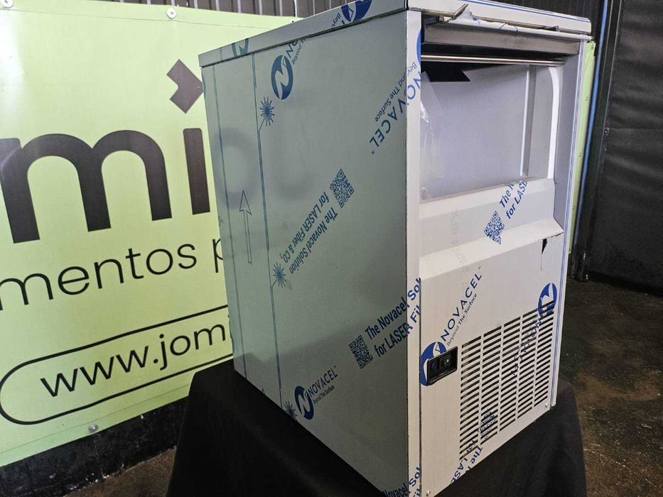 Máquinas de gelo em cubos novas