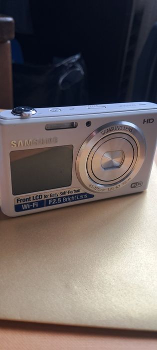 Компактная цифровая камера Samsung DV150F. 2Екрана Селфи Состояние!+Подарок  Редкий екземпляр!