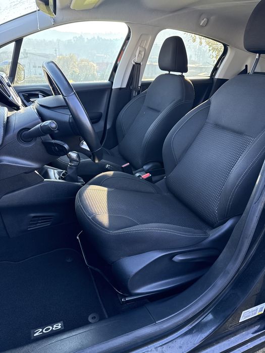 Peugeot 208 1.2 Allure 2019