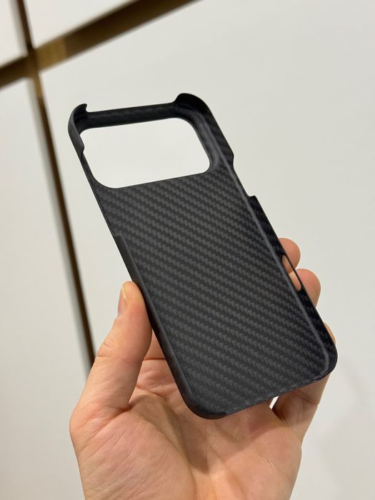 Чехол из кованого карбона iPhone 17 Pro Max