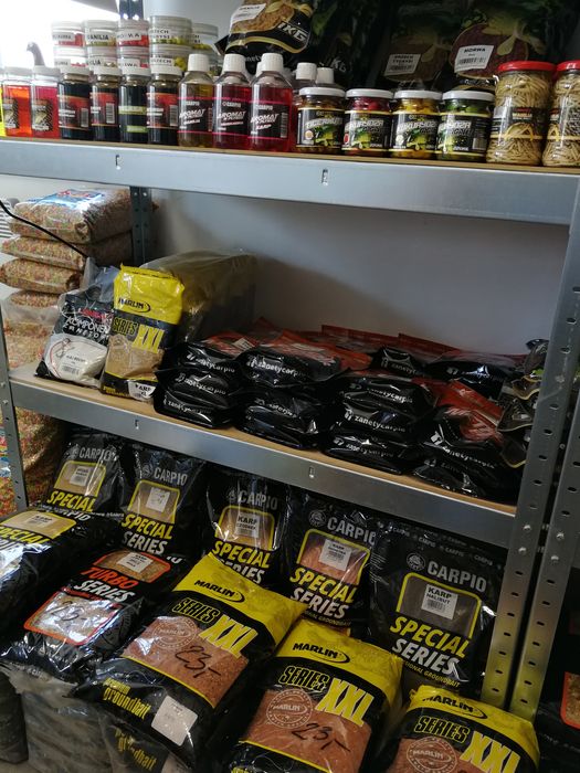 Zanęty wędkarskie, karmy, pasze, ziarna