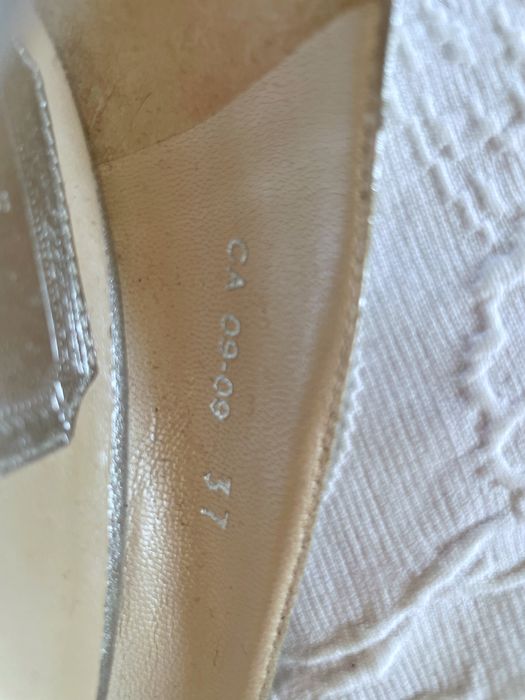Sapatos de saltos altos Dior original em couro prateado tamanho 37