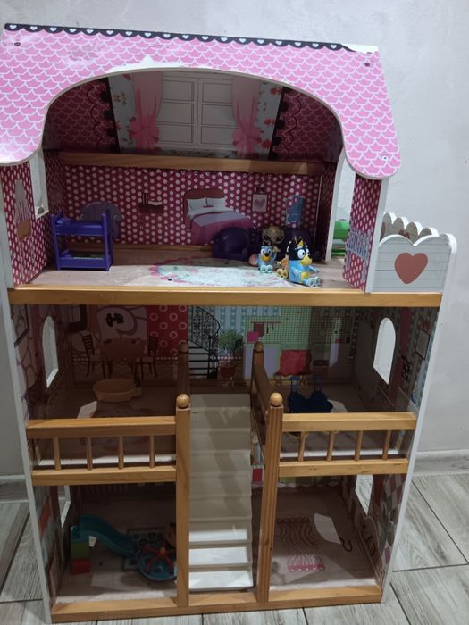 Domek dla lalek drewniany