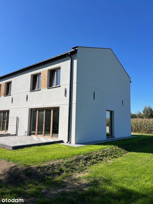 Mieszkanie 95m2 z czterema pokojami, strychem 42m2 i działka 4,3ar