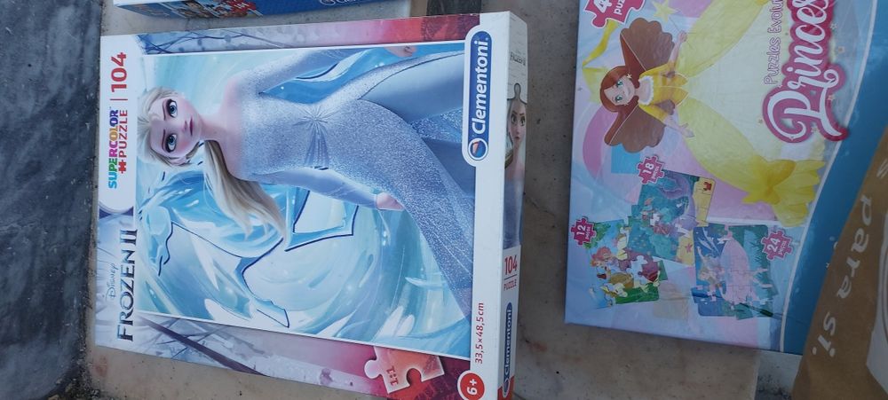 Vendo puzzles criança