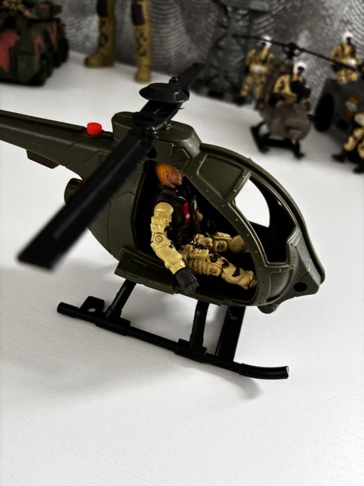 Іграшки військова техніка