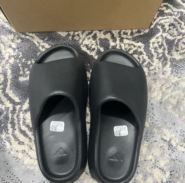 Yeezy slide klapki adidas