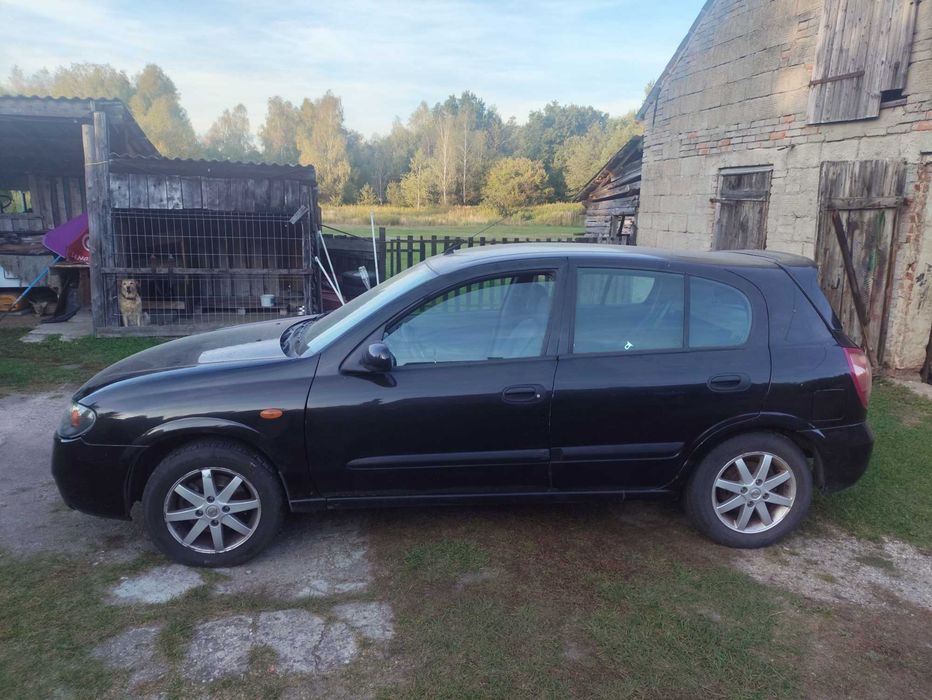 Nissan Almera