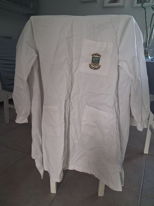 Bata saint peter's  school em muito bom estado - tamanho 12 unisexo