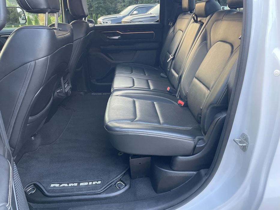 Dodge Ram SPORT NIGHT 5.7LPG CREW CAB Biała Perła kamera hak 3500kg