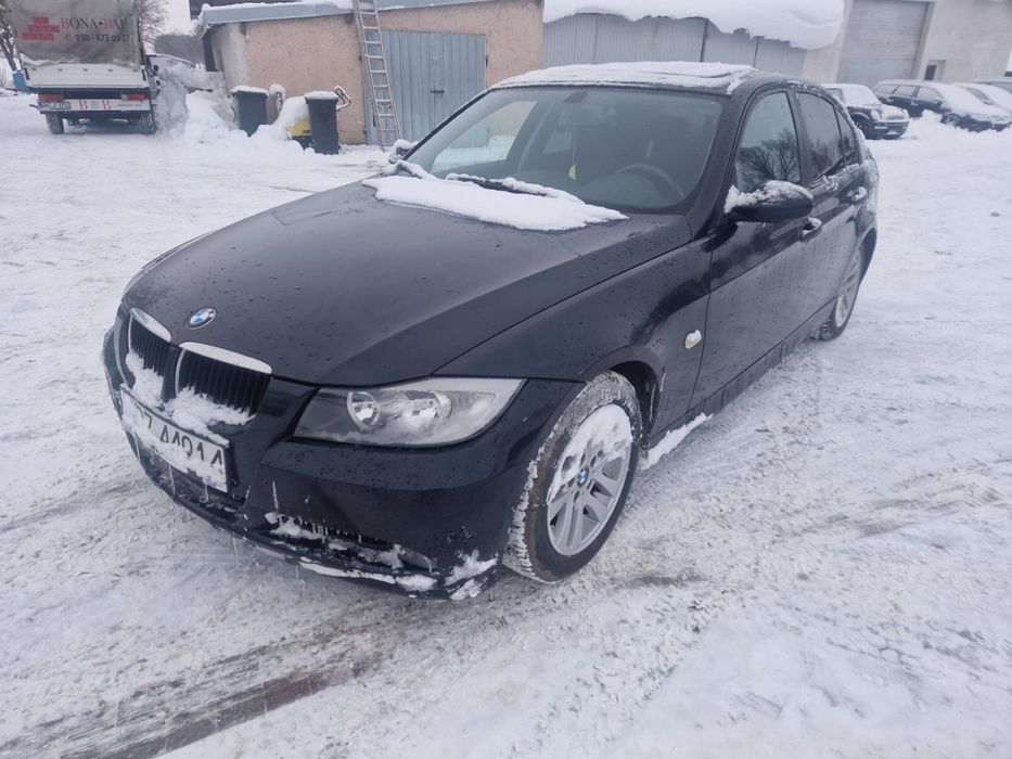BMW e90 320i