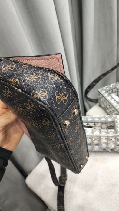 Torebka Guess monogram