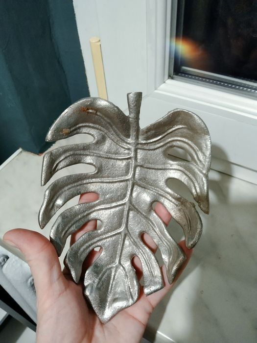 Patera metalowa srebrny liść