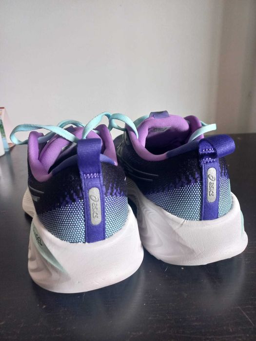 Ténis ASICS (39.5) corrida