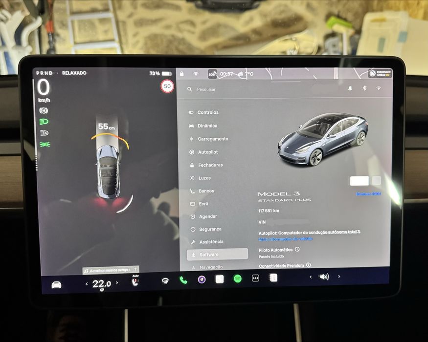 Tesla Model 3 Standard RWD Plus 60 kWh Premium Audio