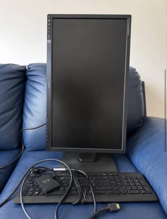 Monitor iiyama ProLite + teclado iiyama