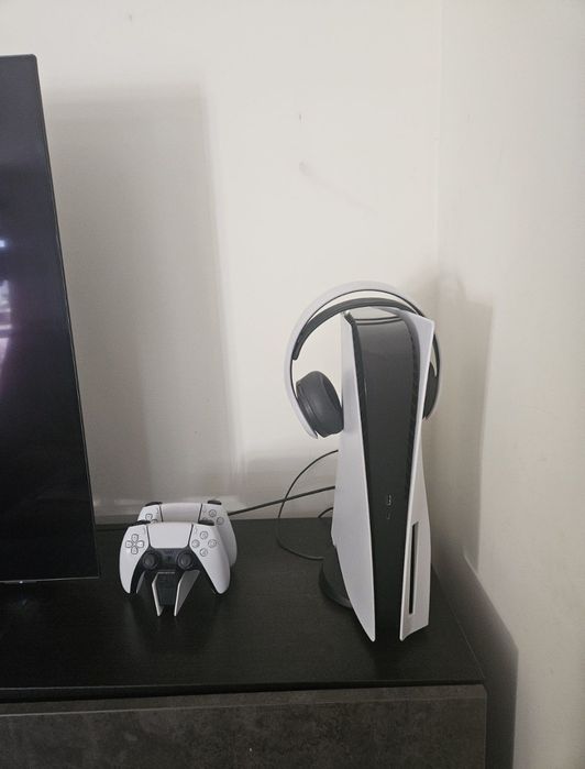 Sony PlayStation 5 1 TB + Auscultadores
Em bom estado (usada).
Estamos localizados em Figueira da Foz.