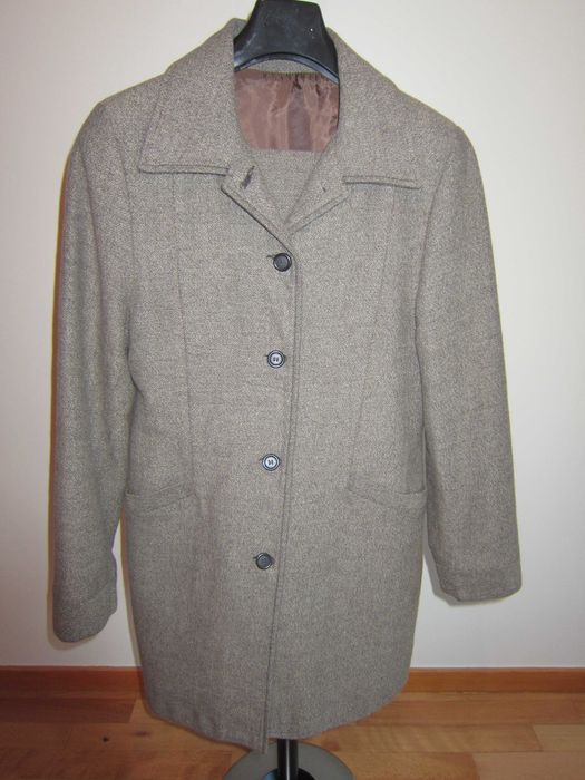 Conjunto de Senhora Casaco e Calça Verde Tam 42 Usado