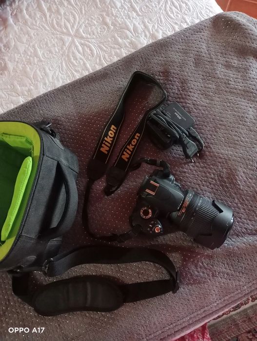 Nikon D60 com Lente VR, Carregador e Bolsa