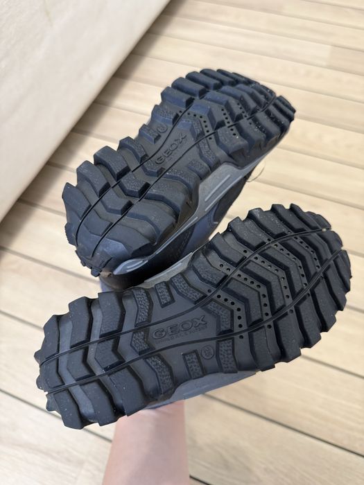 Дитячі черевики Geox 25 розмір