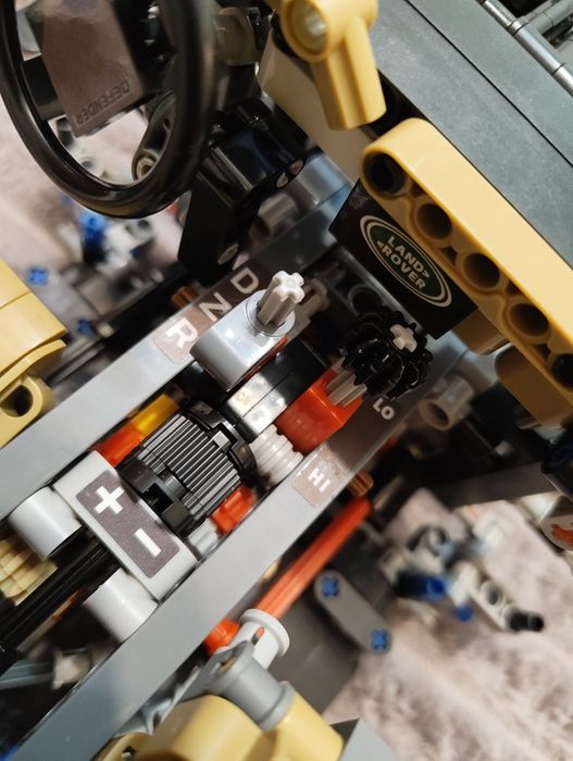 Конструктор Land Rover Defender 2573 деталі