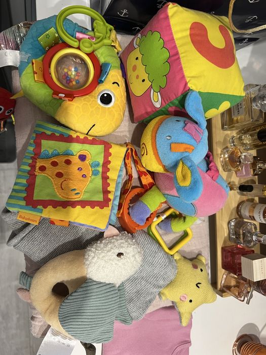 Zestaw zabawek niemowlęcych