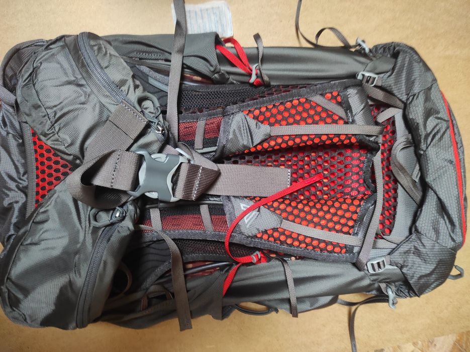 Damski plecak turystyczny Gregory Facet 35L