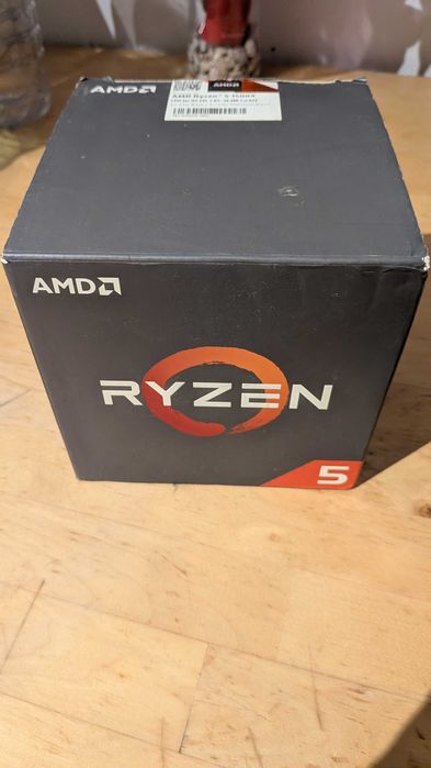 AMD Ryzen 5 1500X (4C/8T até 3.7 GHz) – Na Caixa c/ Cooler Original (Como Novo)