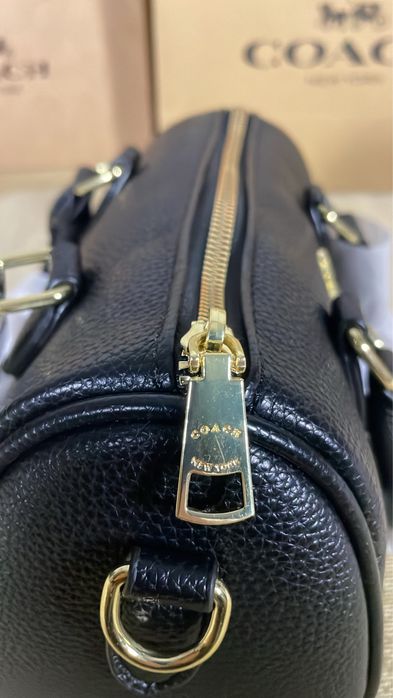 Mala Coach  Preta em Pele