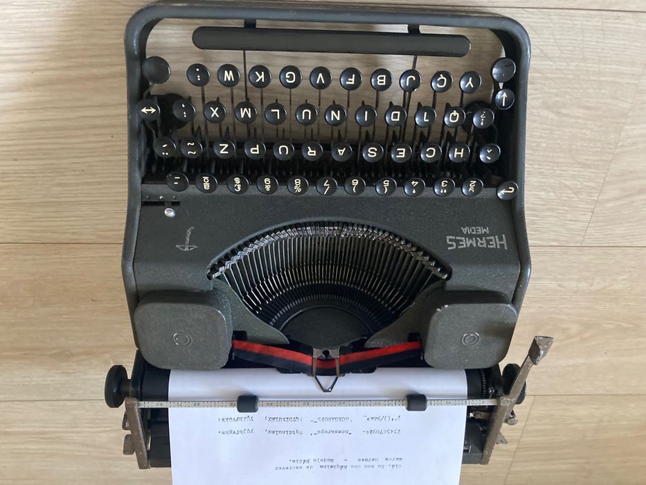 HERMES MÉDIA

Totalmente funcional 
Com maleta de arrumo e transporte