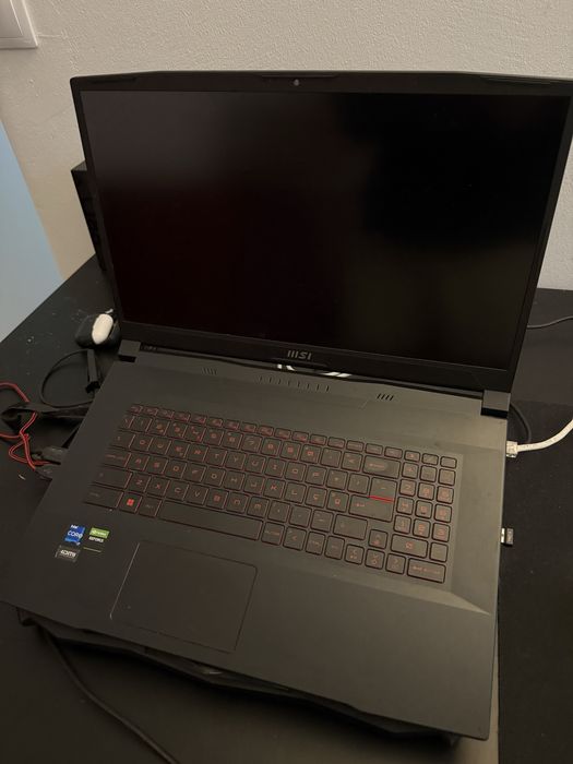 MSI Katana GF76 12UGS-443XPT + Periféricos | Como Novo