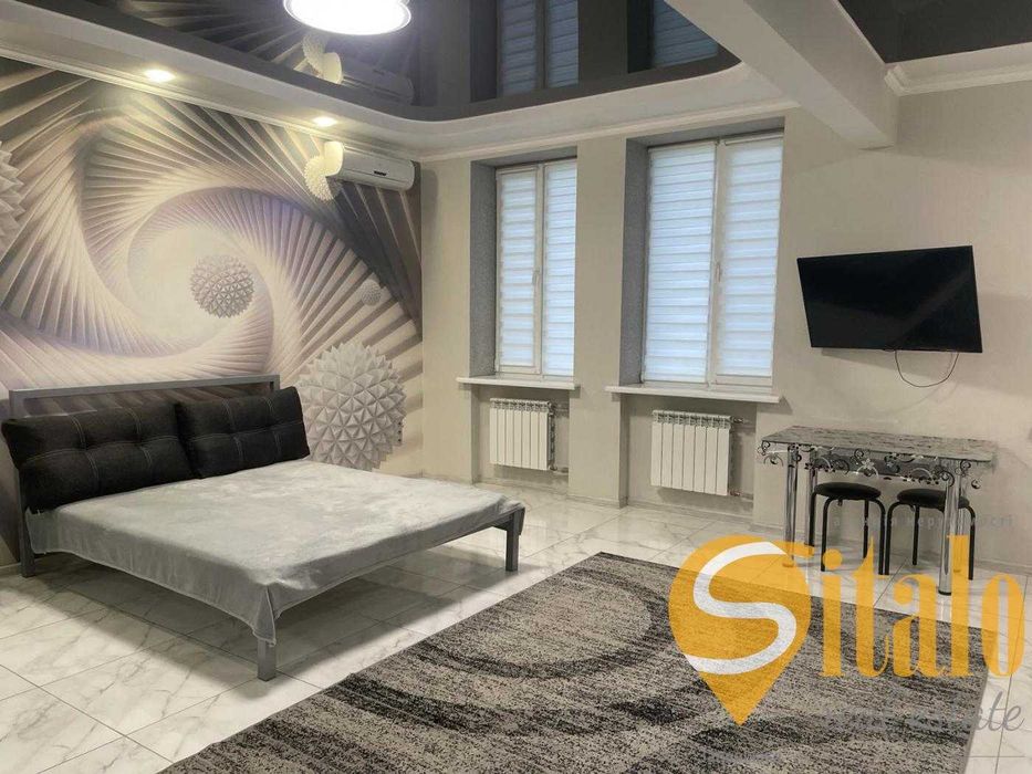 Продаж однокімнатної з евроремонтом вул. Незалежної України (019)