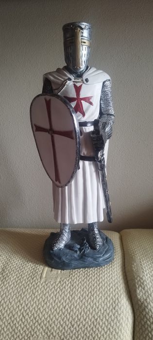 Estatueta cavaleiro templário